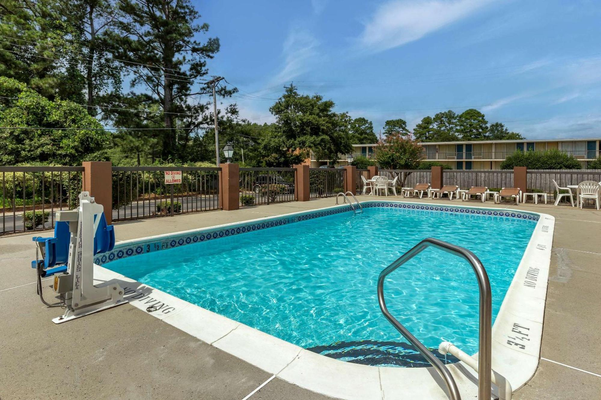 Comfort Inn Laurinburg Exterior foto